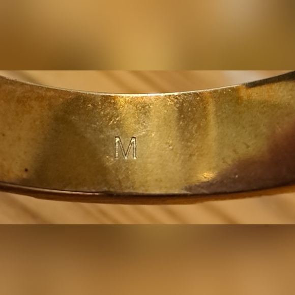 Vintage Diane Von Furstenberg DVF Black Lucite & Brass Bangle Bracelet Jewelry - Picture 4 of 4